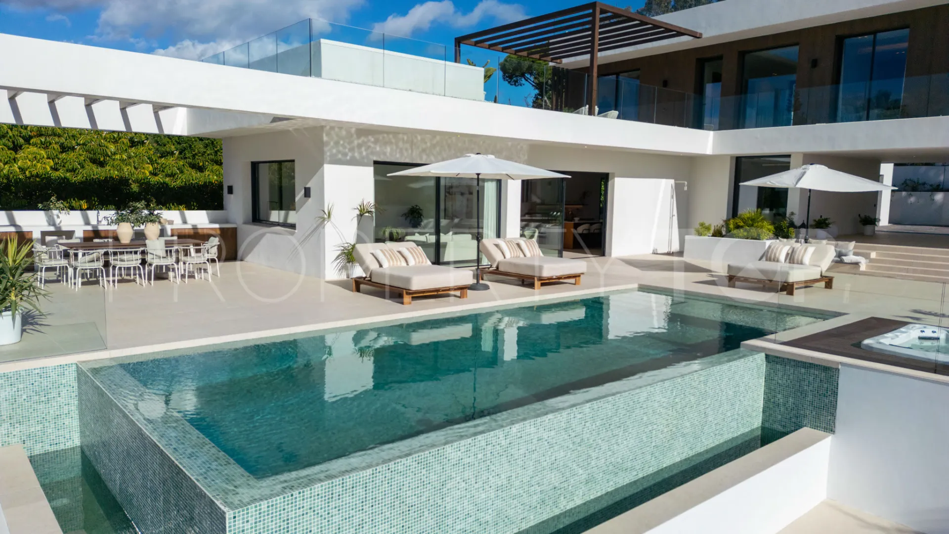 Villa con 5 dormitorios en venta en El Paraiso