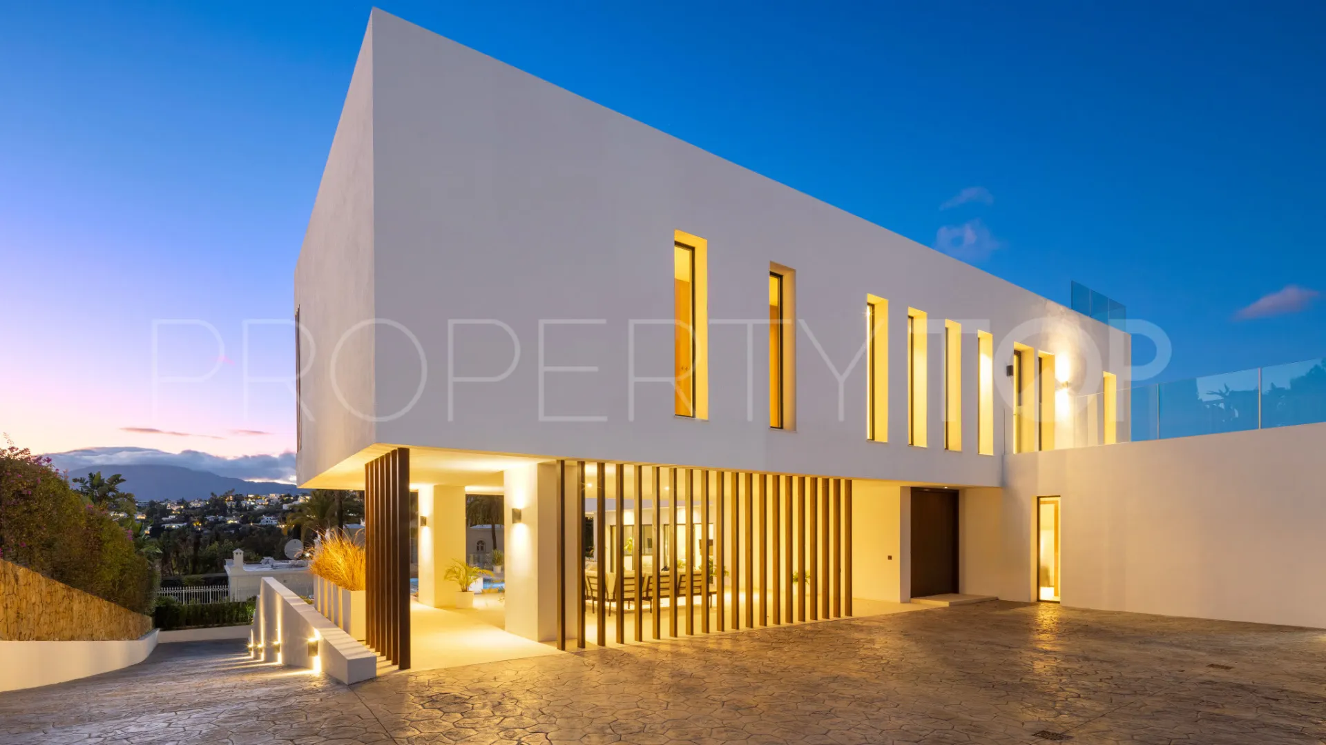 Villa con 5 dormitorios en venta en El Paraiso