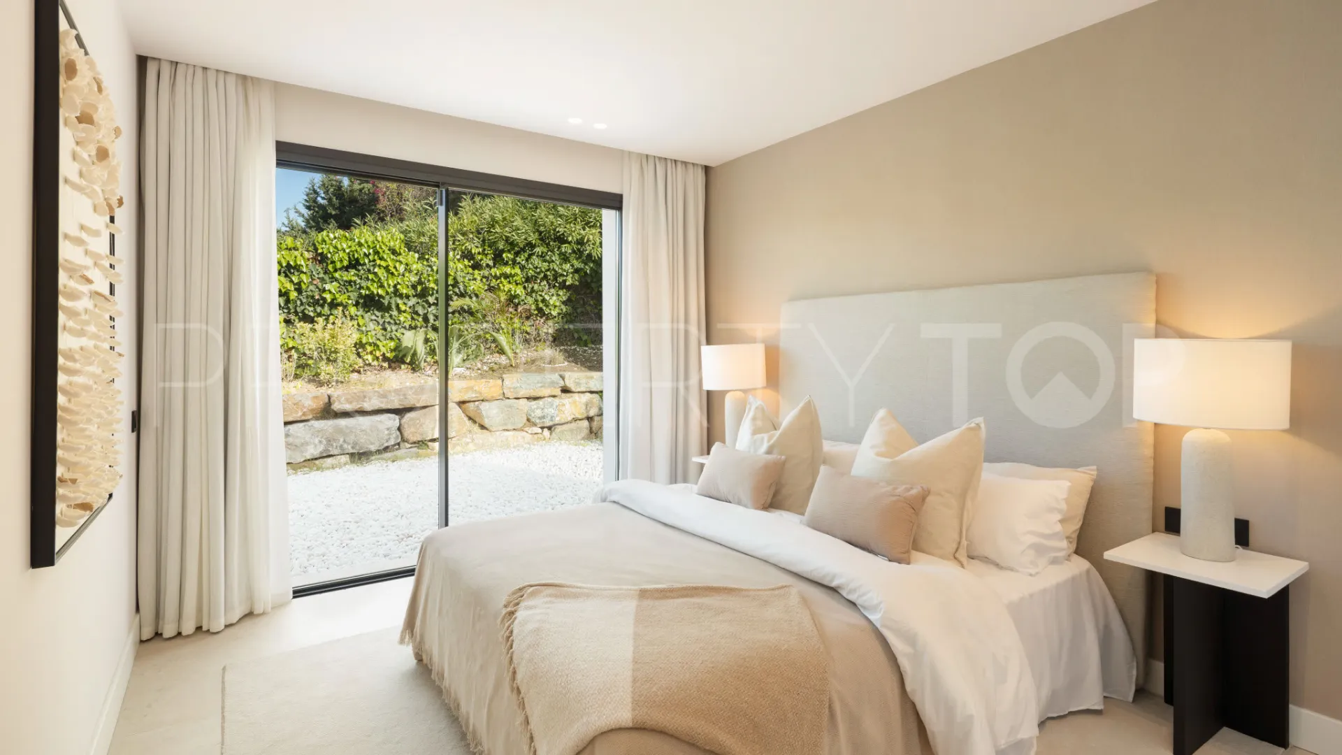 Villa con 5 dormitorios en venta en El Paraiso