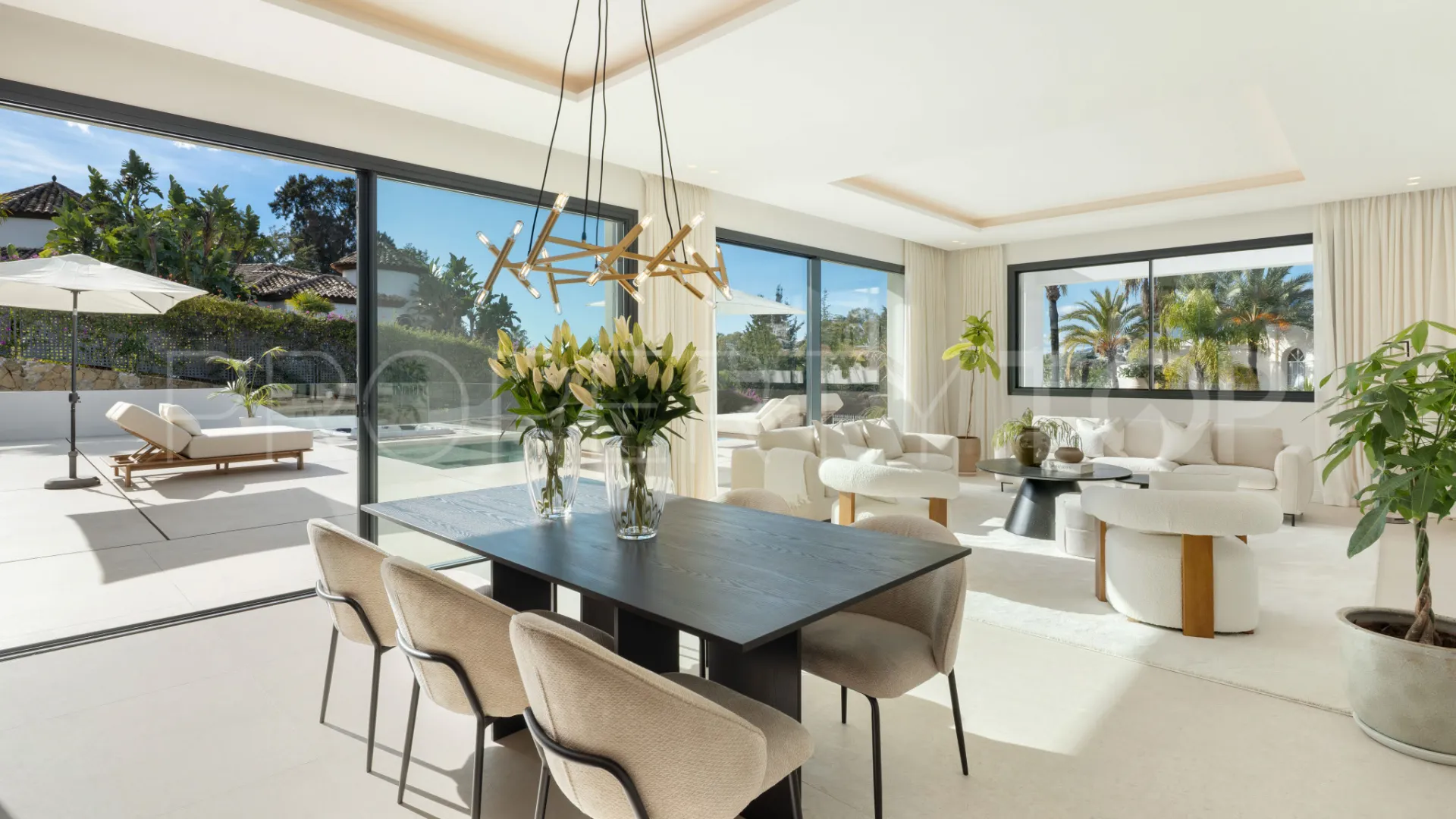 Villa con 5 dormitorios en venta en El Paraiso