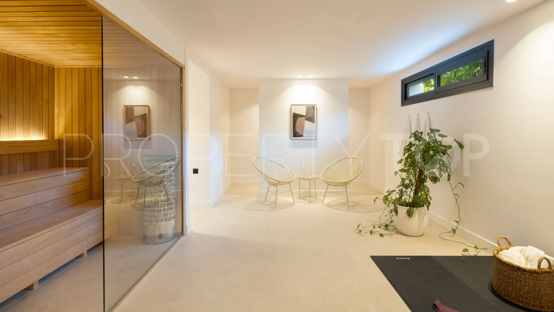 Villa con 5 dormitorios en venta en El Paraiso
