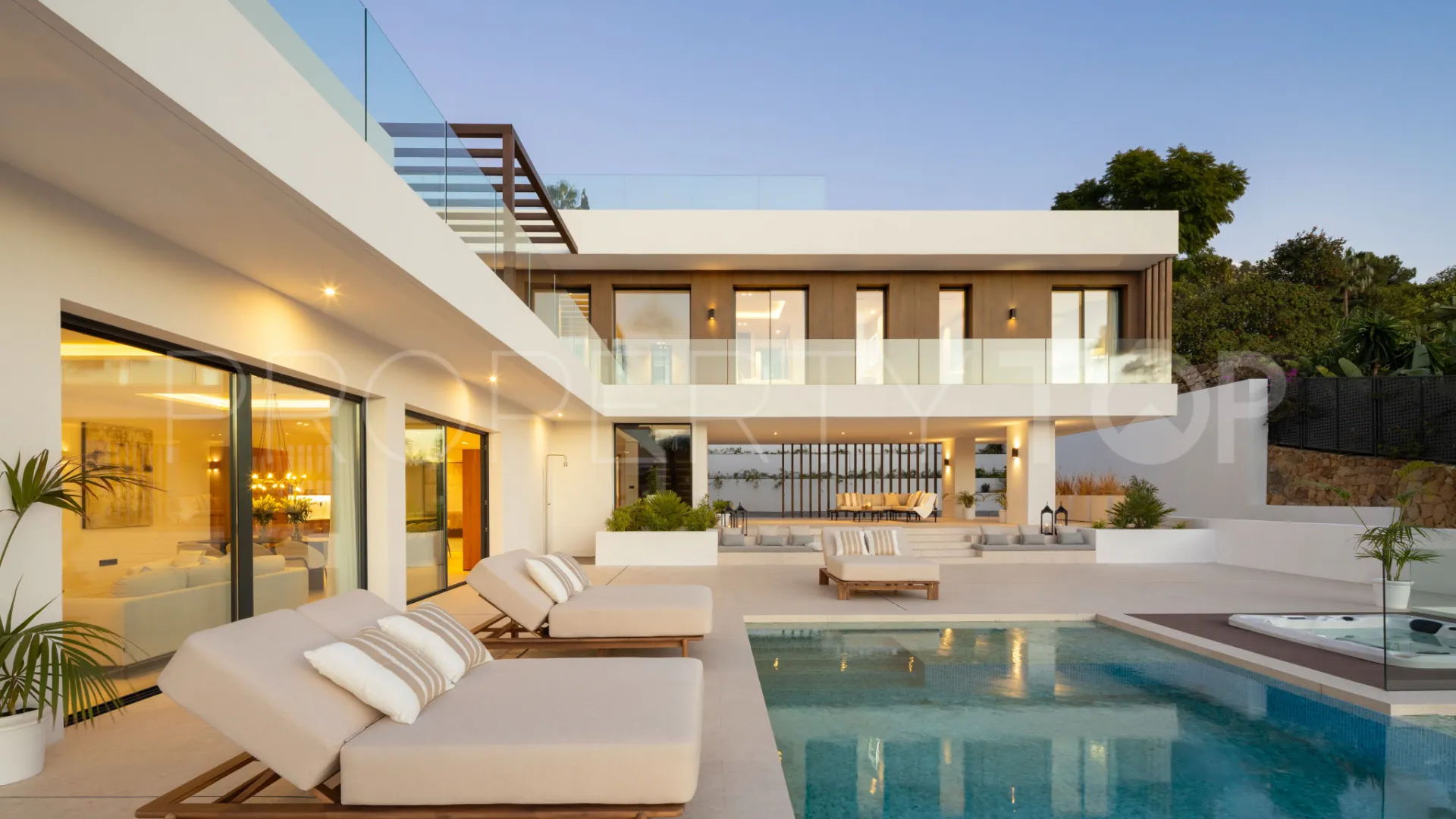 Villa con 5 dormitorios en venta en El Paraiso