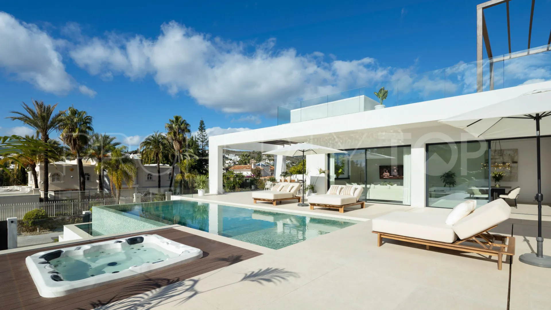 Villa con 5 dormitorios en venta en El Paraiso