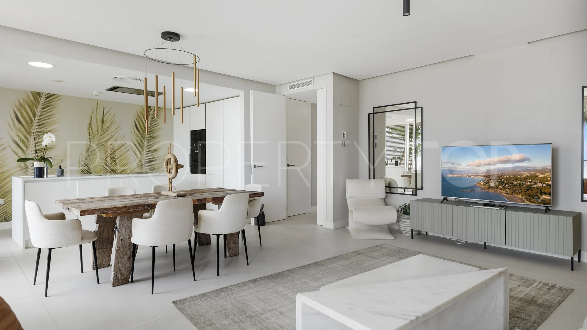 Comprar apartamento de 3 dormitorios en Estepona Oeste