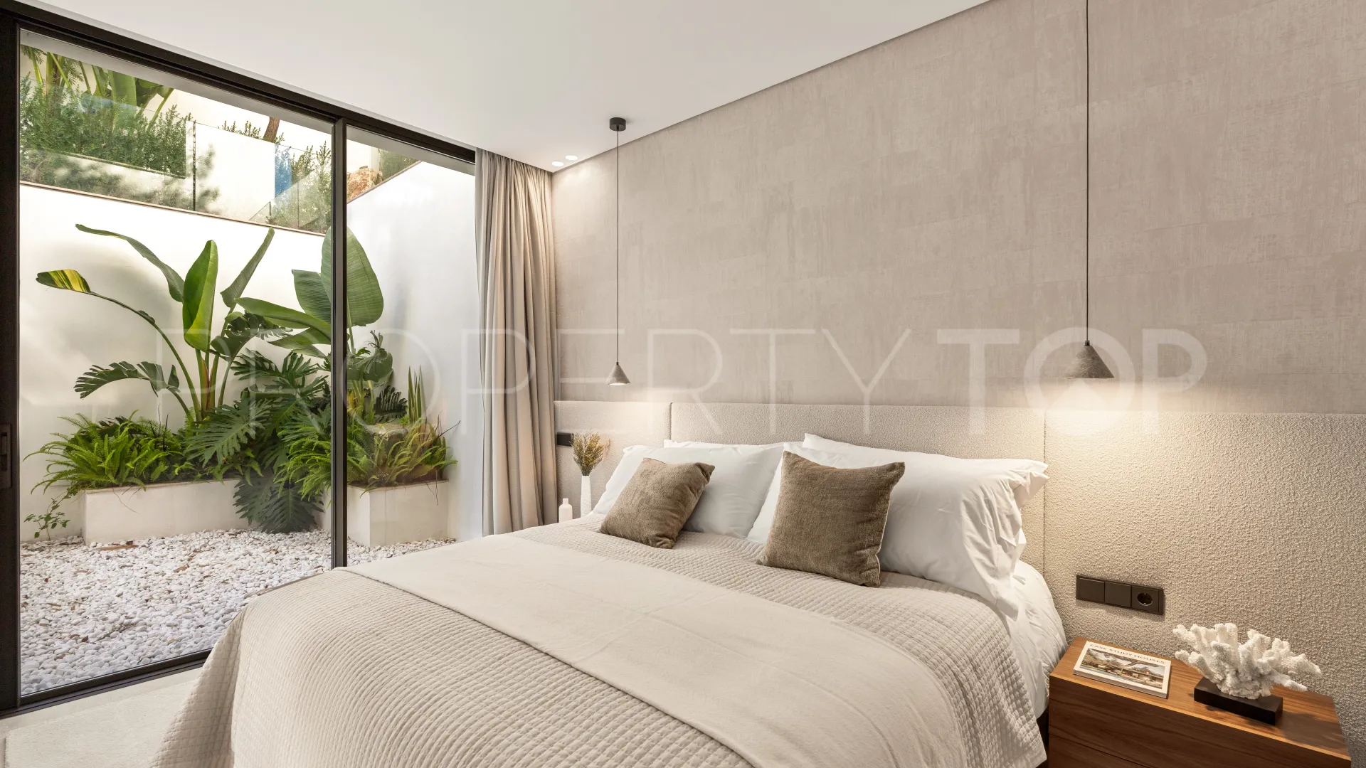6 bedrooms La Quinta villa for sale