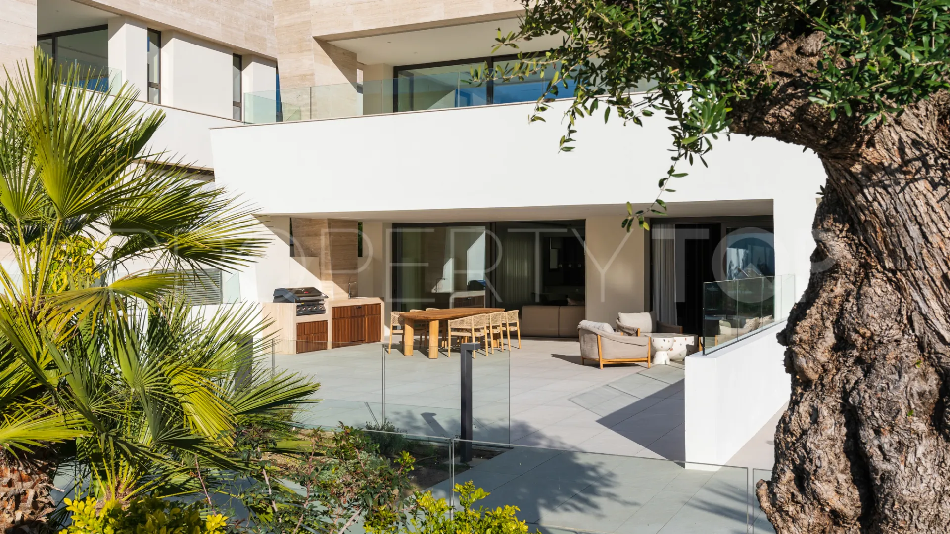 Ground floor apartment for sale in Golden Mile with 4 bedrooms