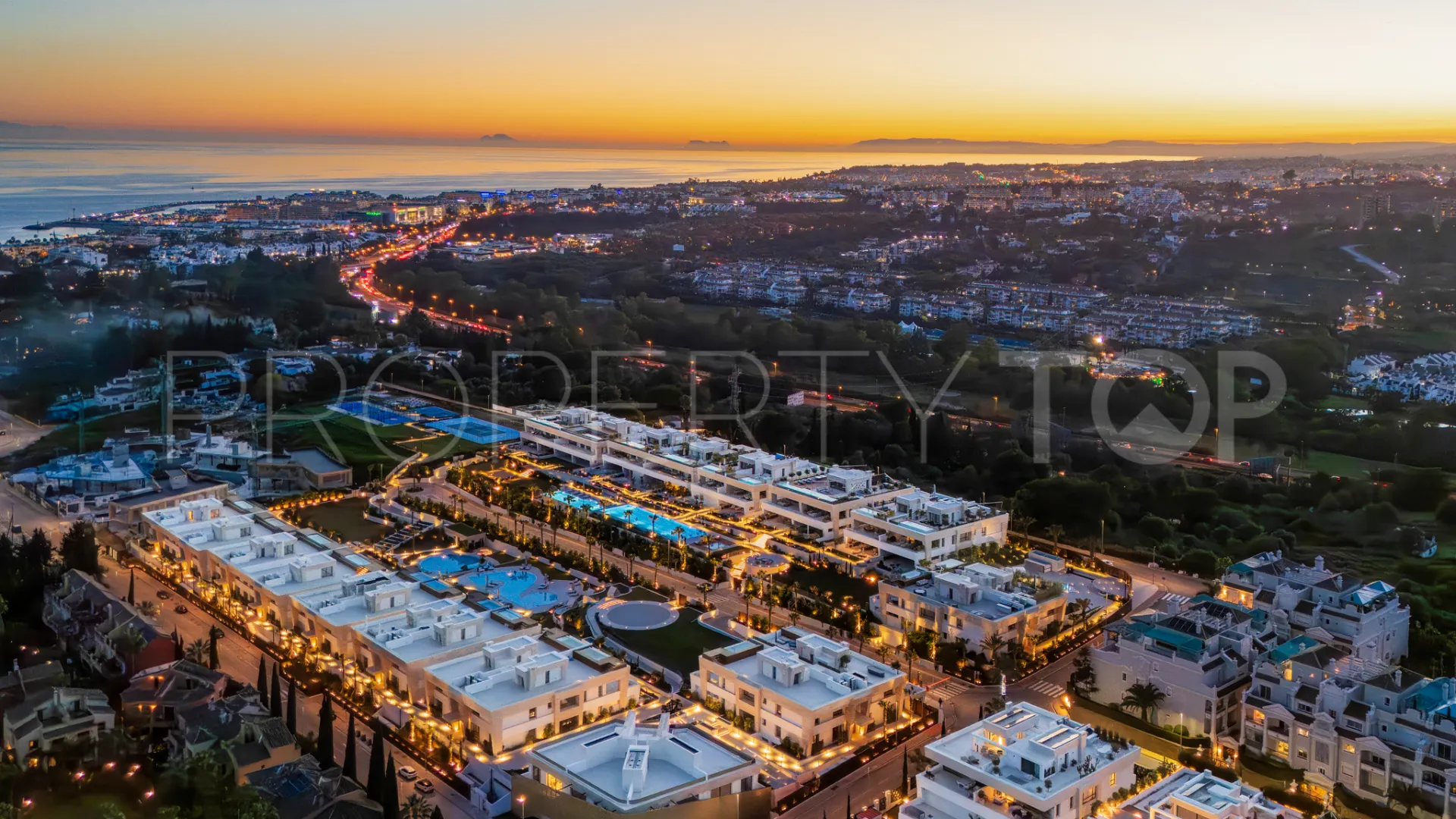 Ground floor apartment for sale in Golden Mile with 4 bedrooms