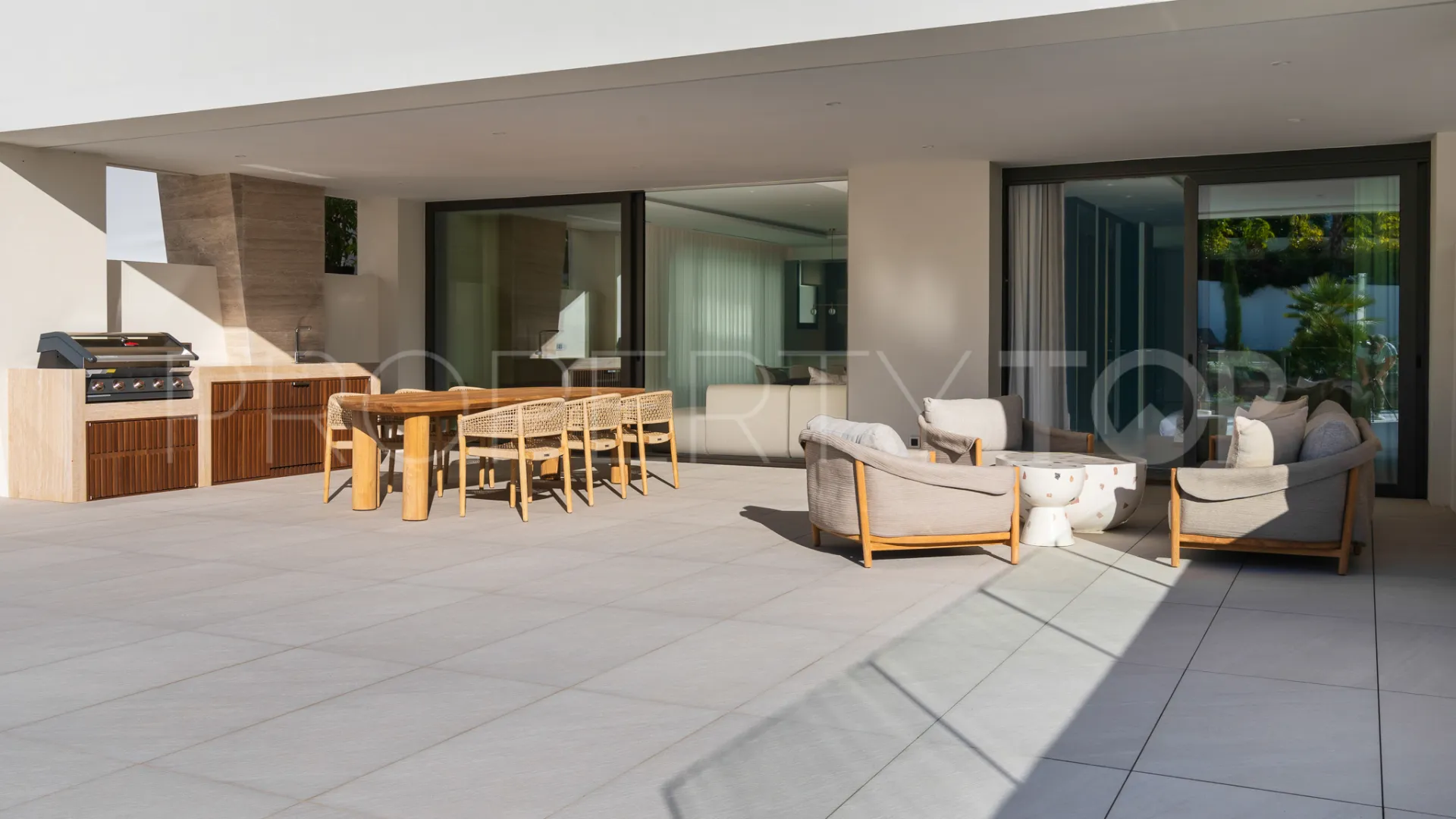 Ground floor apartment for sale in Golden Mile with 4 bedrooms