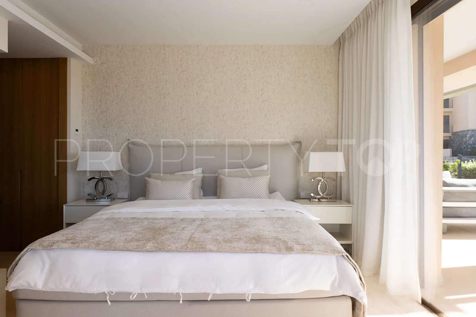 For sale Benahavis apartment with 3 bedrooms