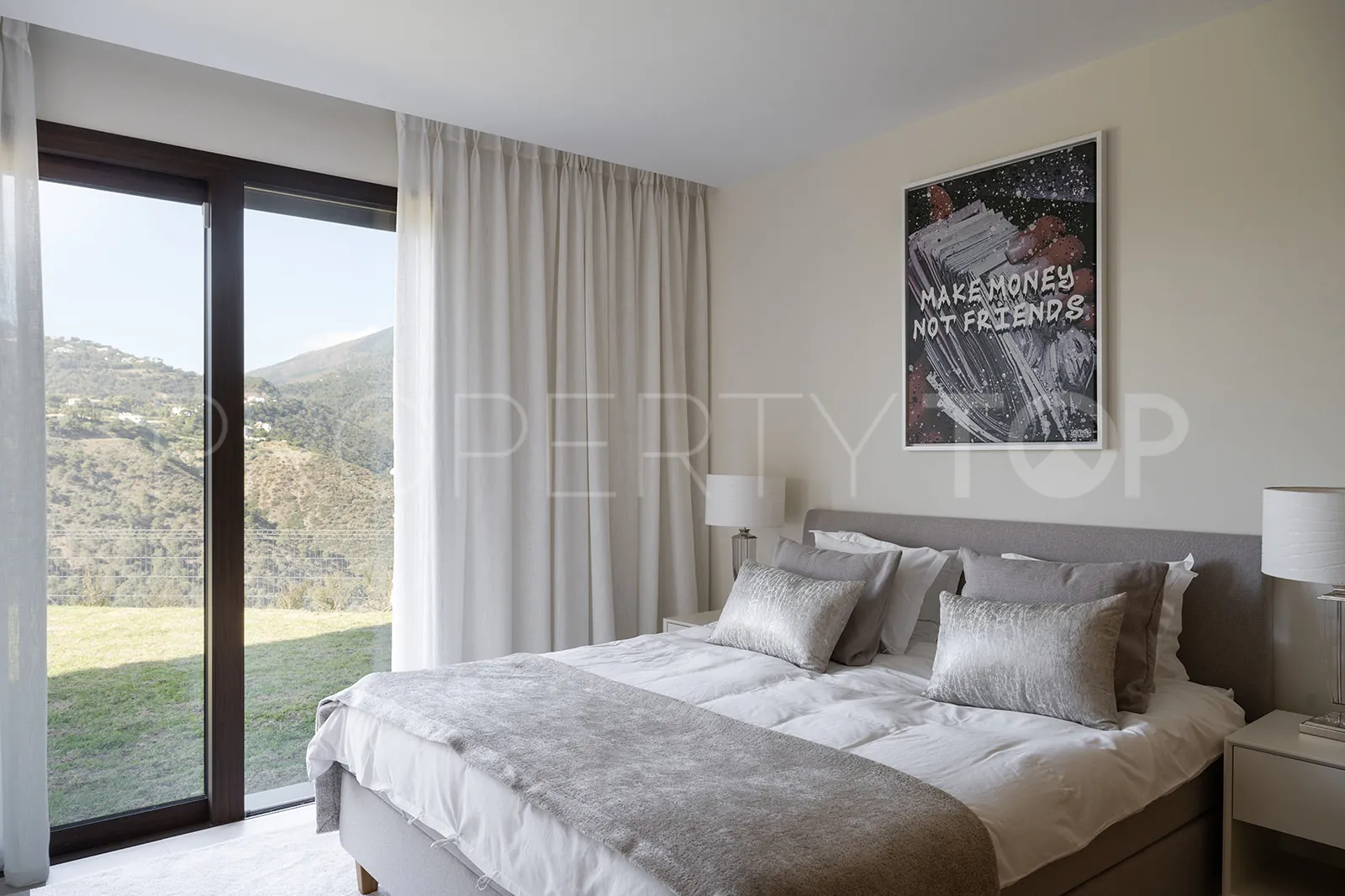 For sale Benahavis apartment with 3 bedrooms