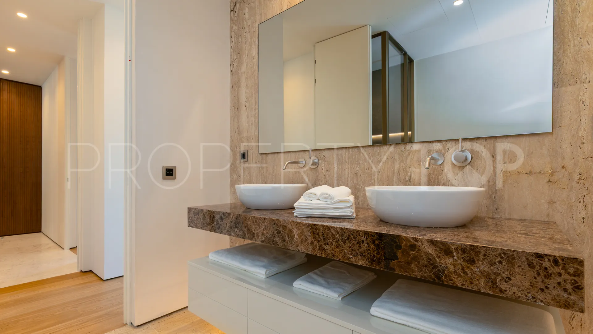 Apartamento planta baja en venta en Marbella Golden Mile