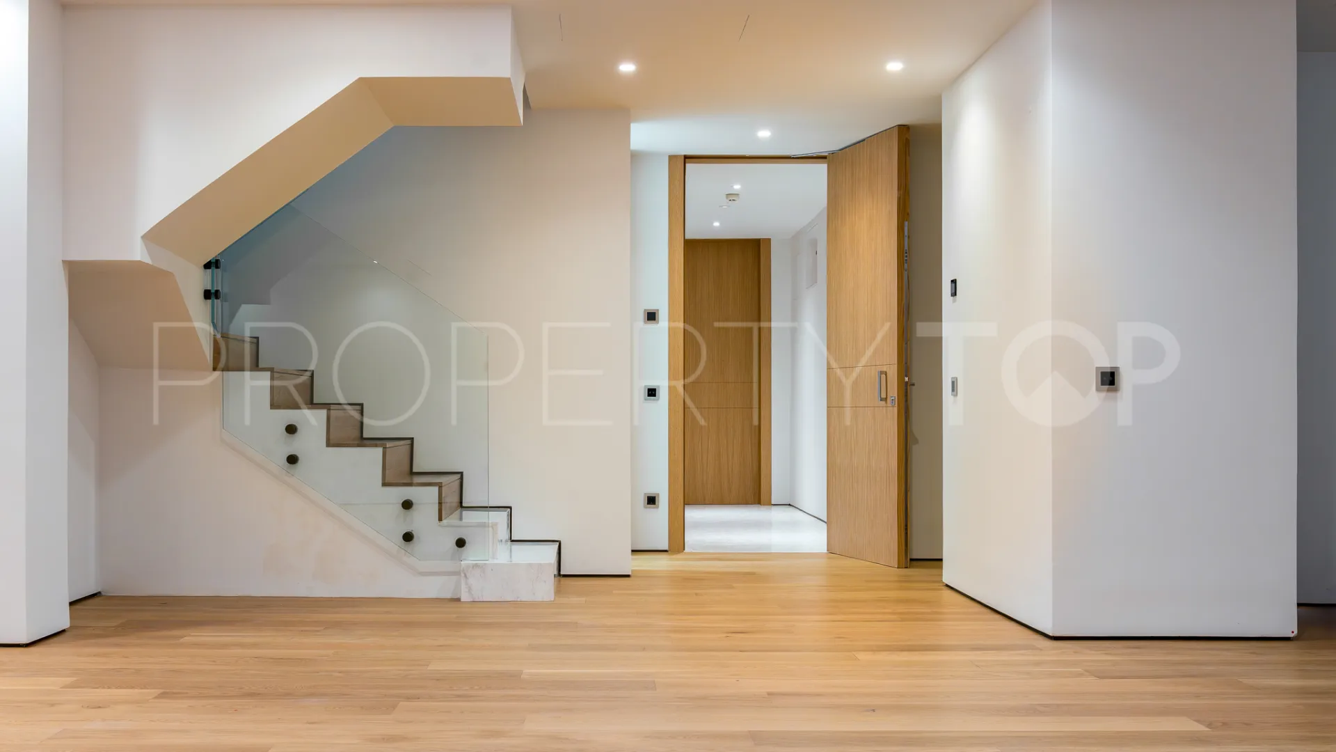Apartamento planta baja en venta en Marbella Golden Mile