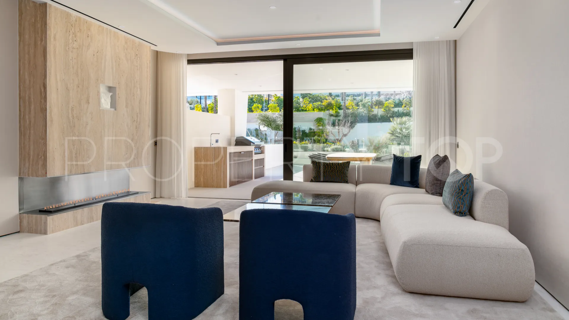 Apartamento planta baja en venta en Marbella Golden Mile
