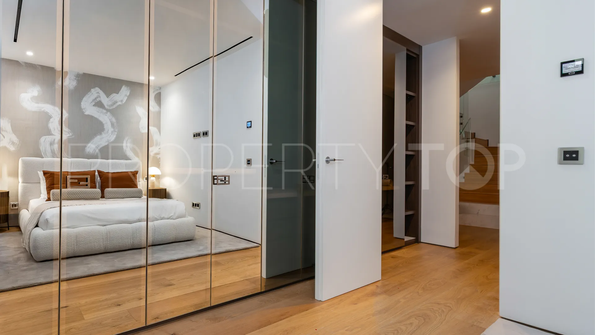 Apartamento planta baja en venta en Marbella Golden Mile