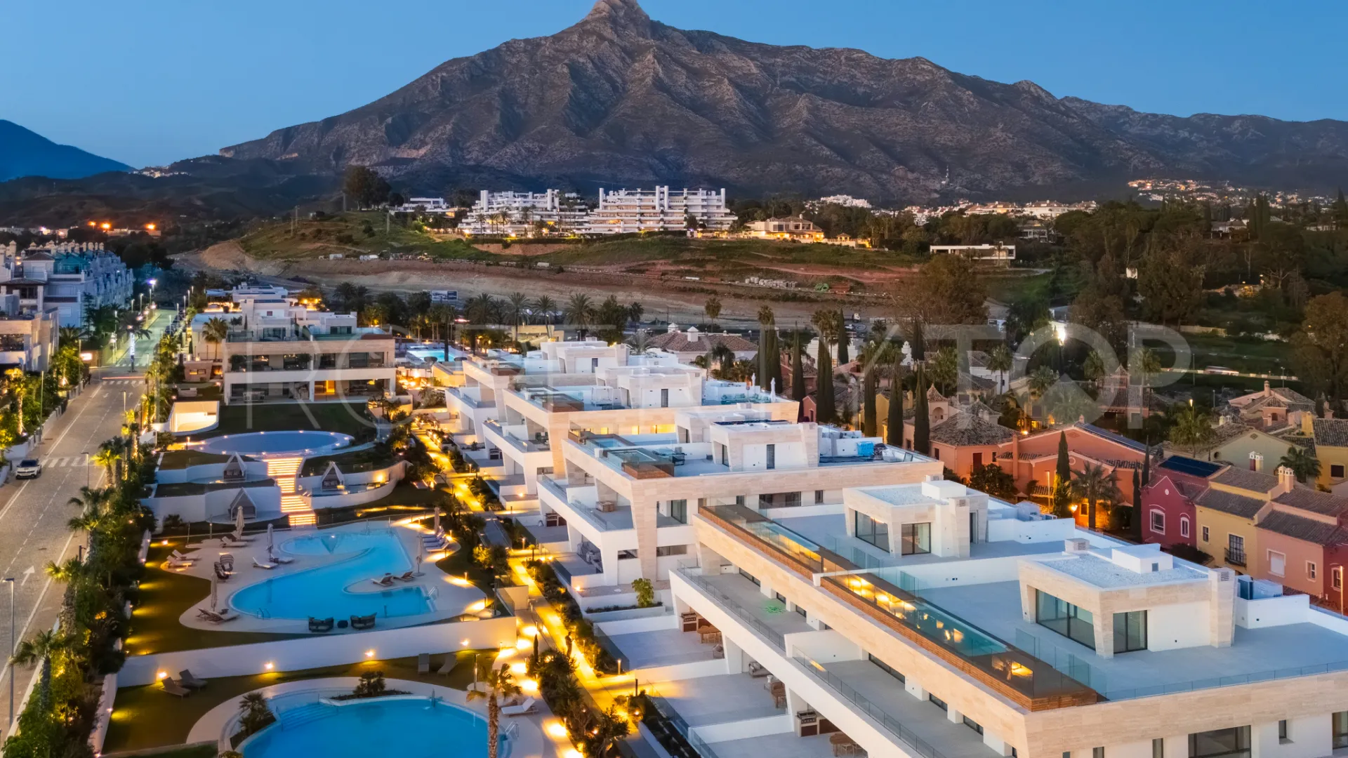 Apartamento planta baja en venta en Marbella Golden Mile