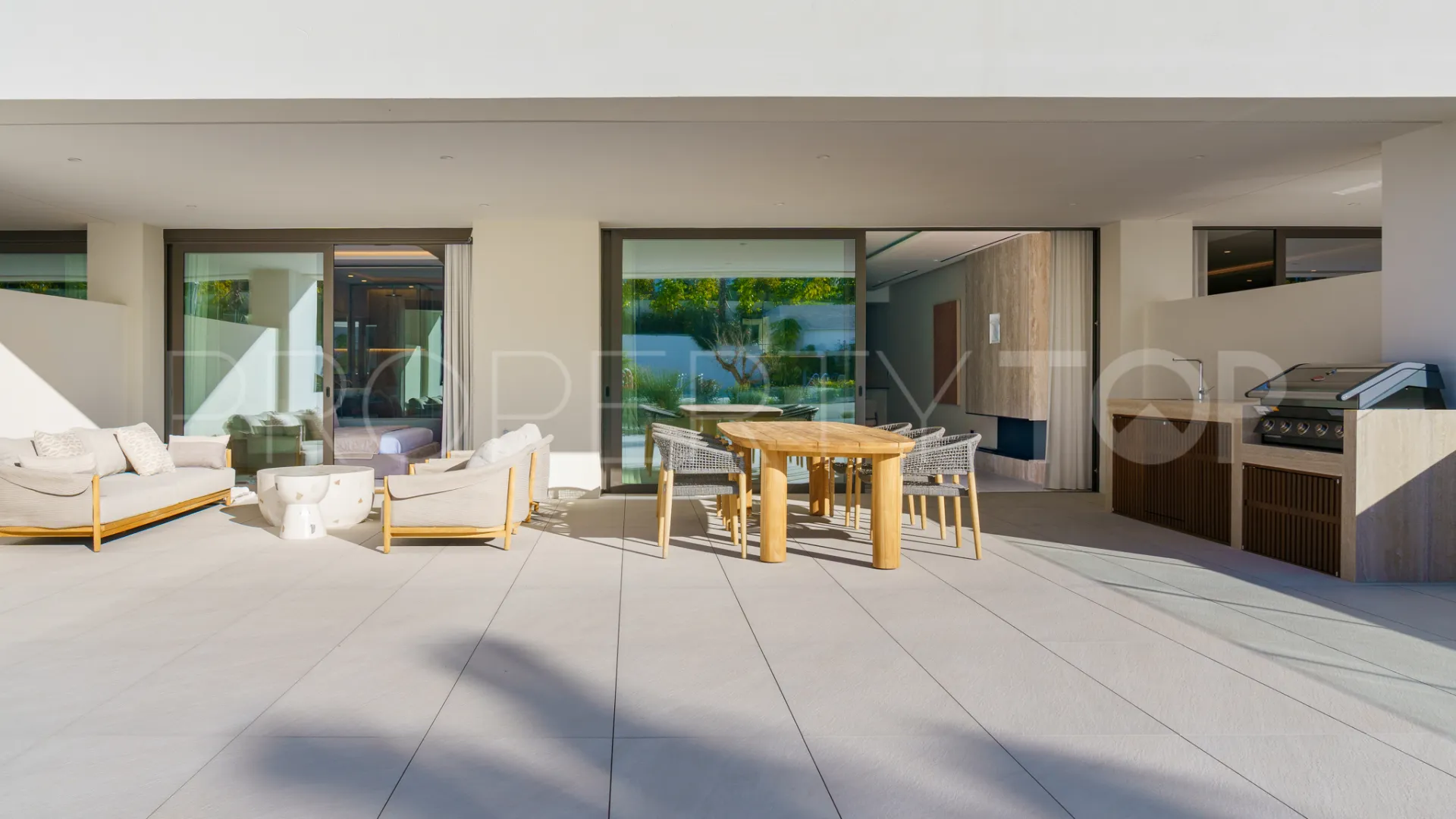 Apartamento planta baja en venta en Marbella Golden Mile