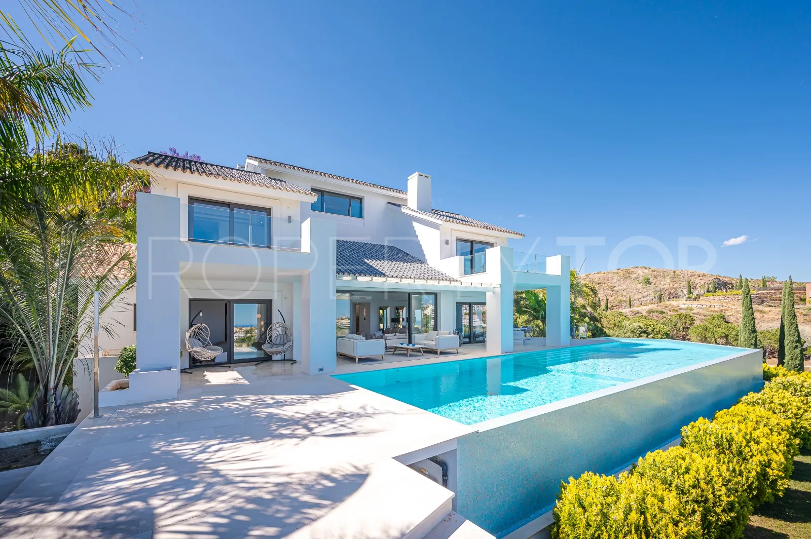 Villa for sale in Los Flamingos with 6 bedrooms