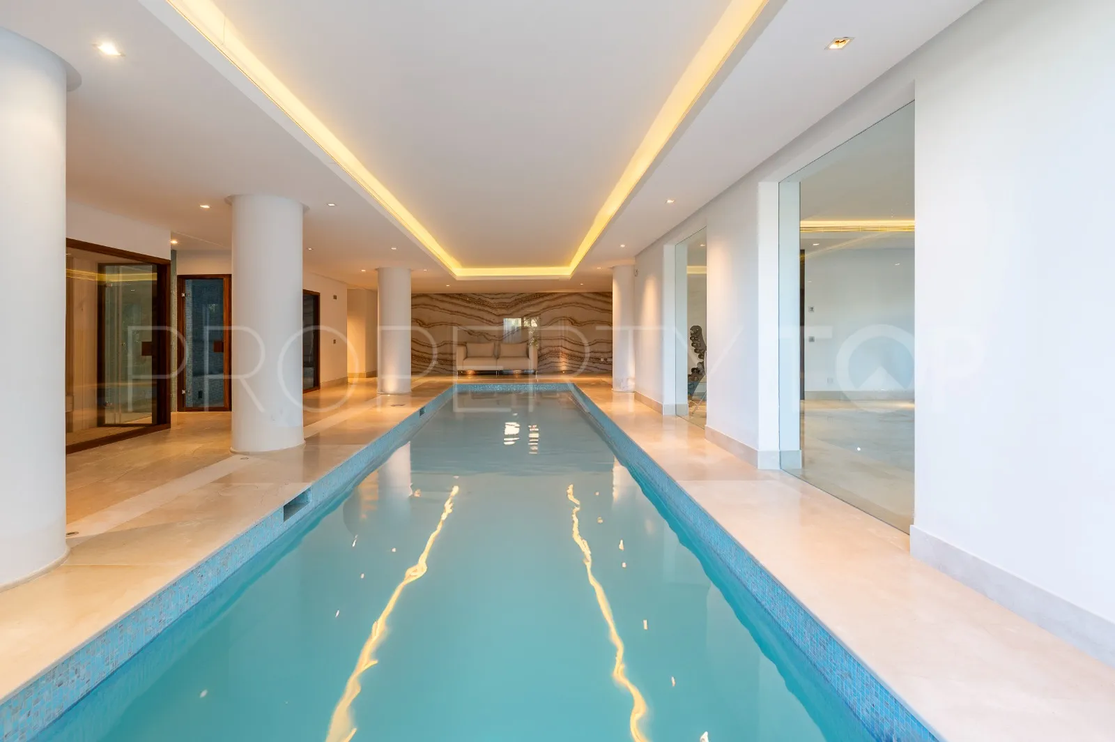 Villa for sale in Los Flamingos with 6 bedrooms