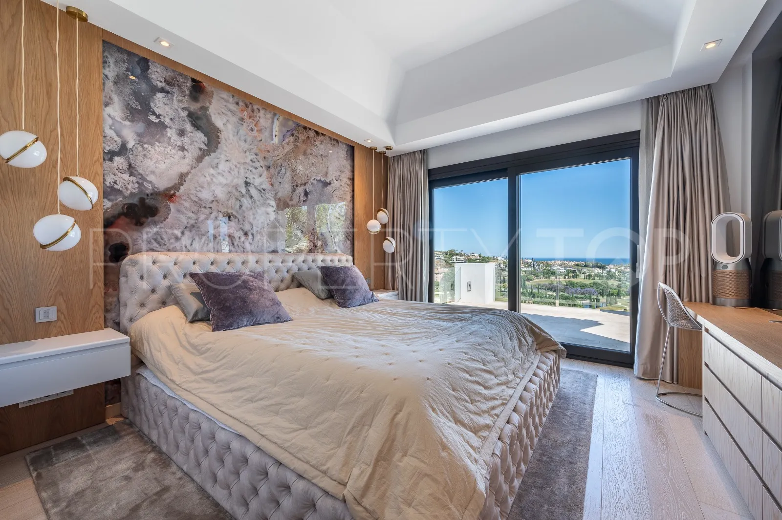 Villa for sale in Los Flamingos with 6 bedrooms