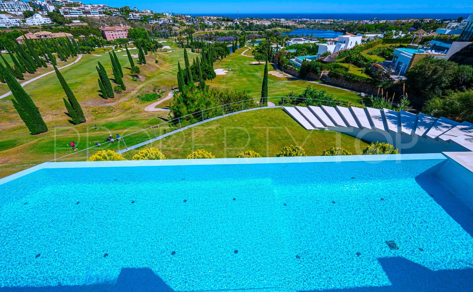 Villa for sale in Los Flamingos with 6 bedrooms
