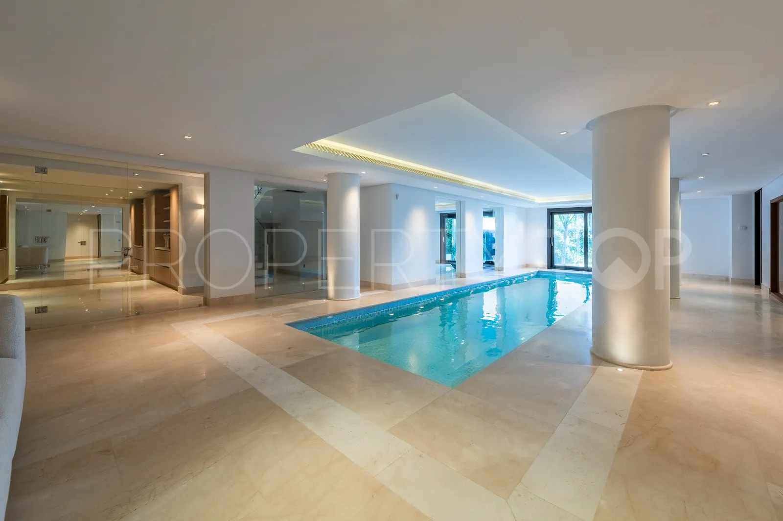 Villa for sale in Los Flamingos with 6 bedrooms