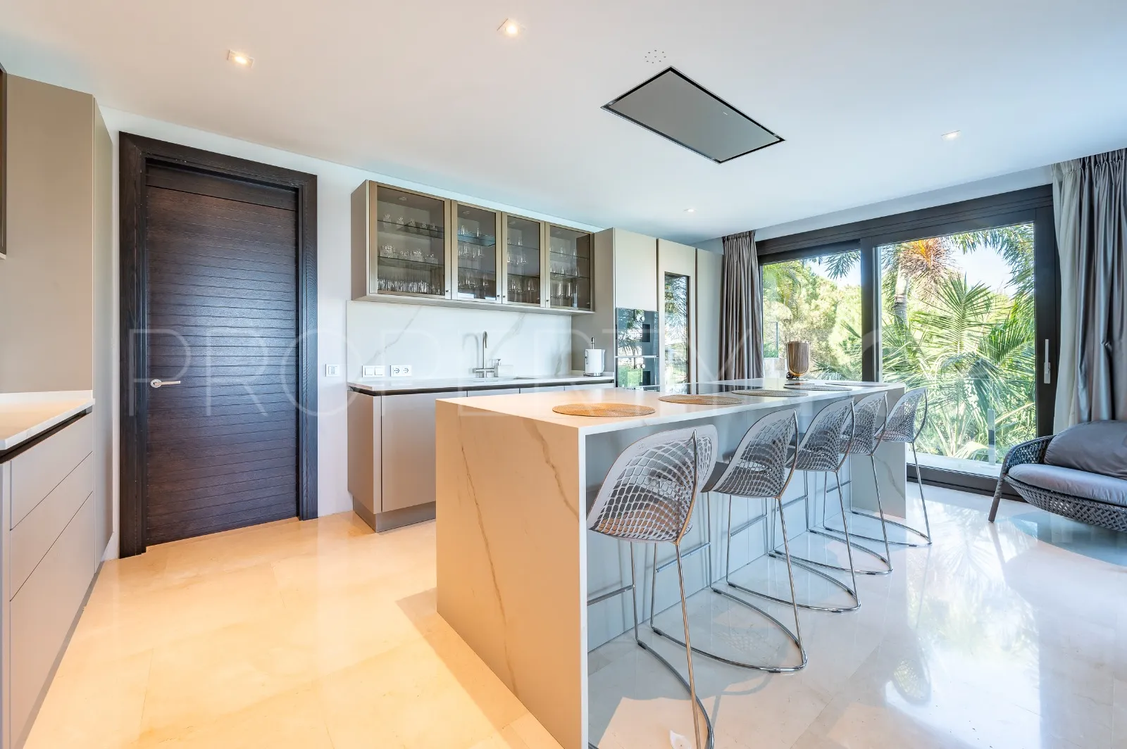 Villa for sale in Los Flamingos with 6 bedrooms