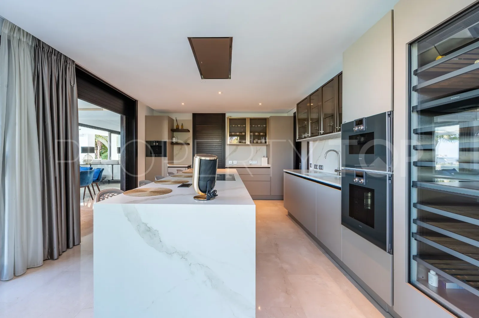 Villa for sale in Los Flamingos with 6 bedrooms