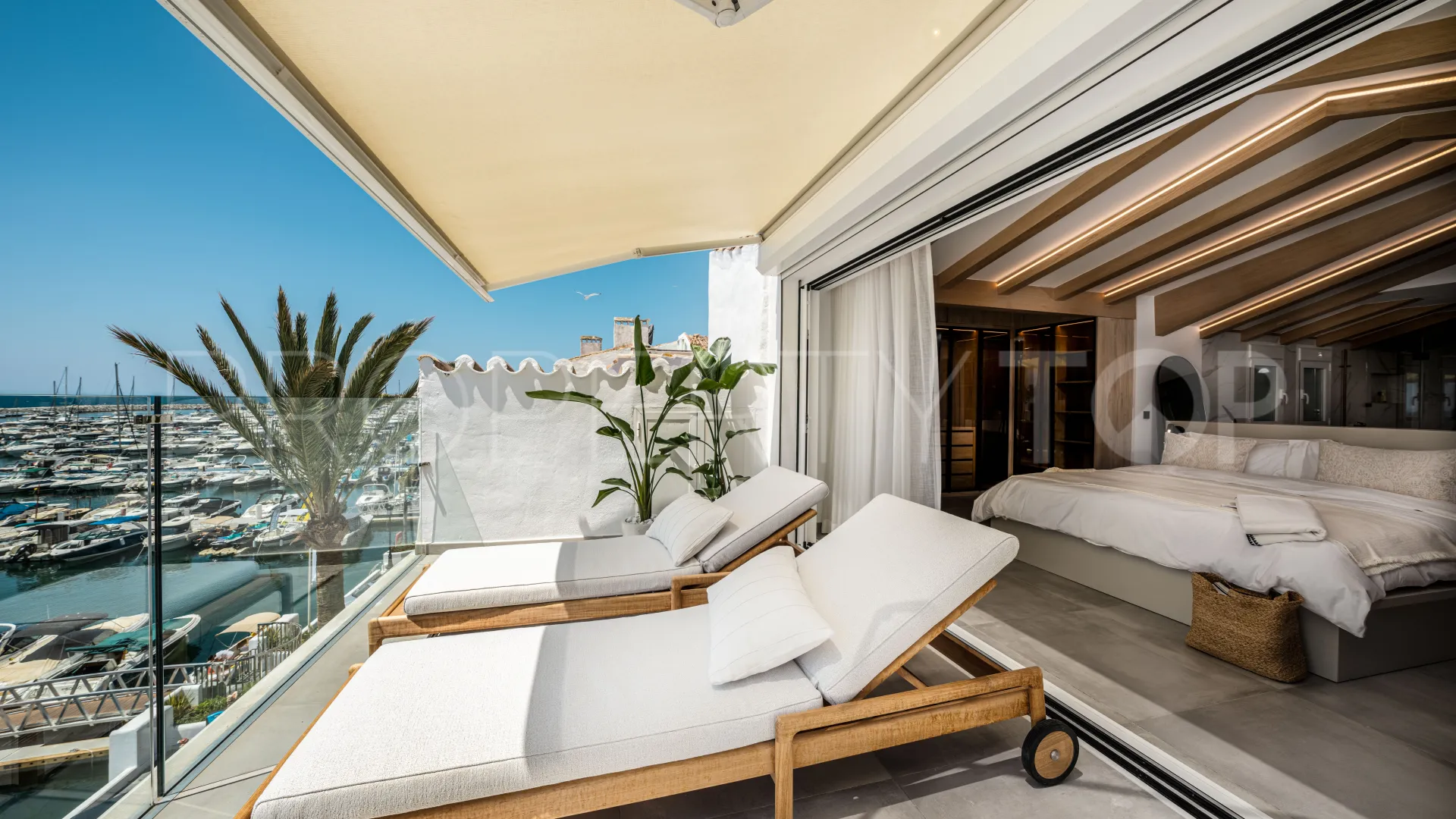 Se vende duplex de 4 dormitorios en Marbella - Puerto Banus