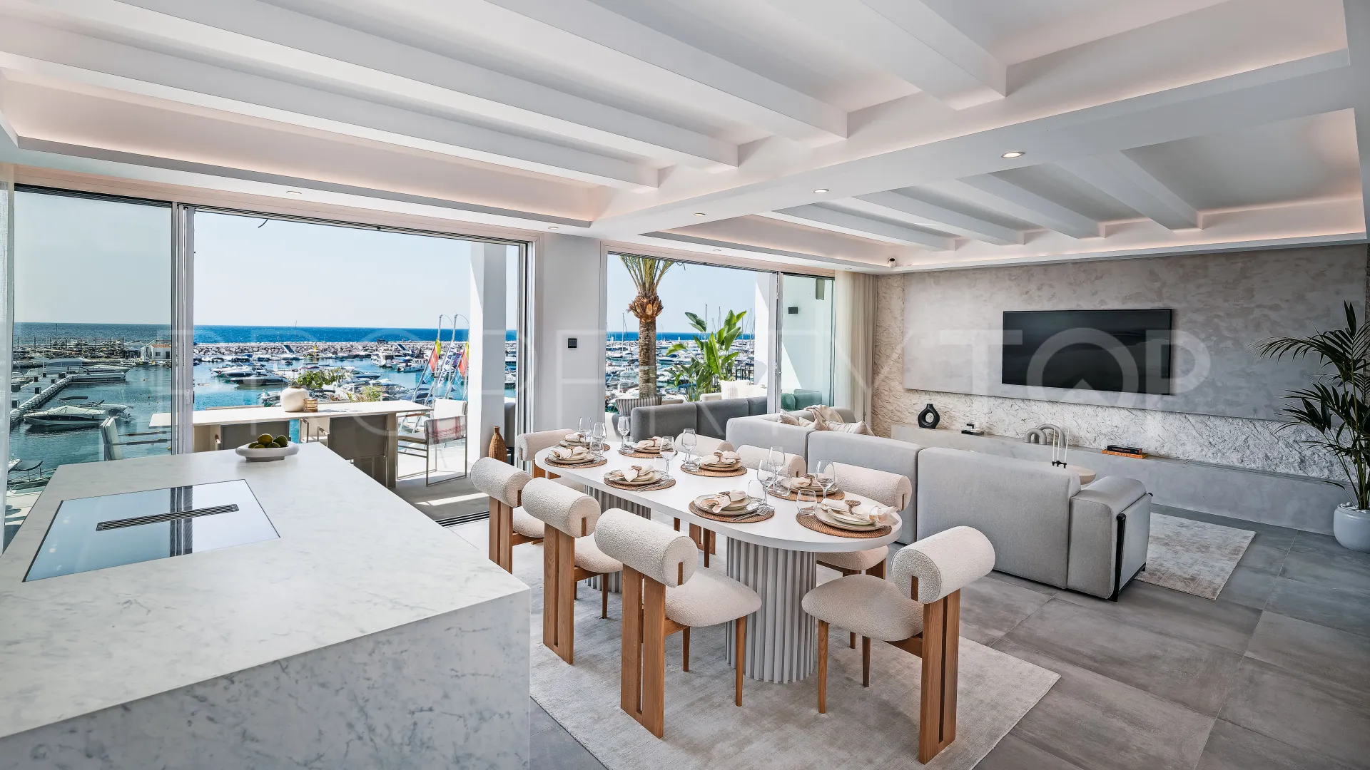 Se vende duplex de 4 dormitorios en Marbella - Puerto Banus