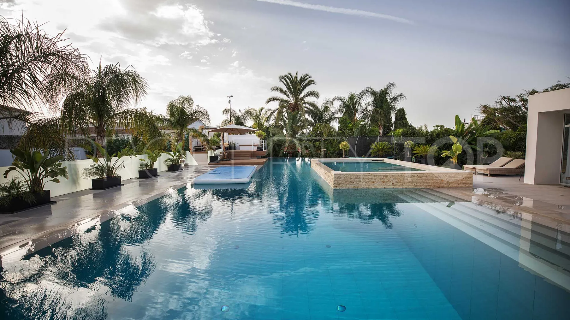 Villa a la venta en El Paraiso