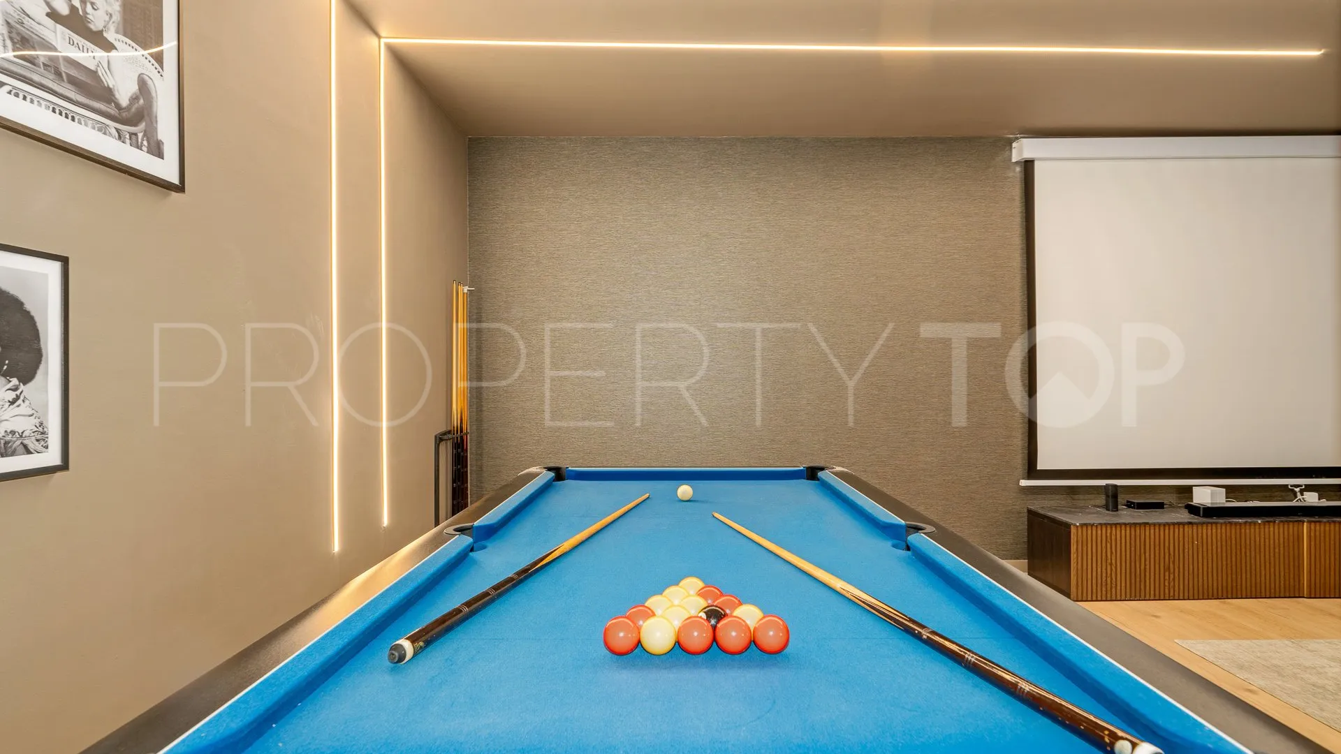 Villa en venta en Los Naranjos Golf