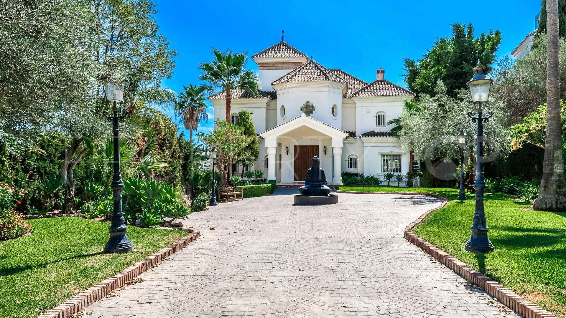 Villa en venta en Los Naranjos Golf