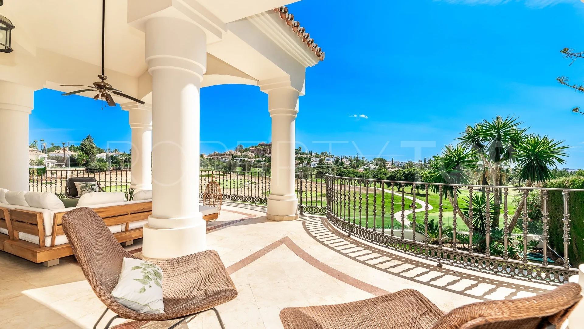 Villa en venta en Los Naranjos Golf