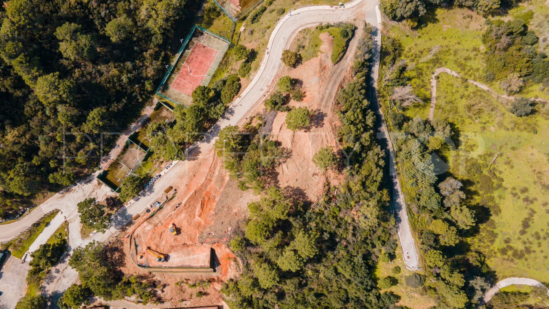 Monte Mayor villa for sale