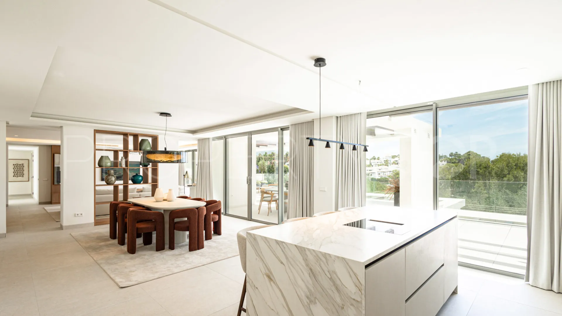 Atico duplex en venta con 4 dormitorios en Marbella Golden Mile