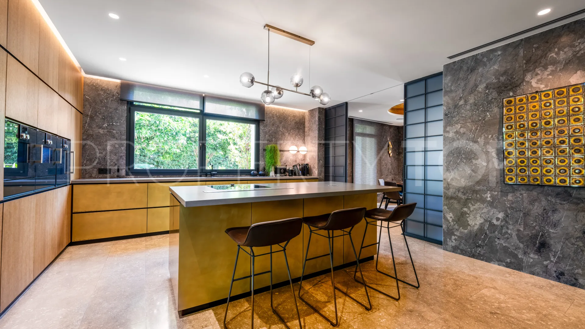 Villa de 5 dormitorios en venta en Guadalmina Baja