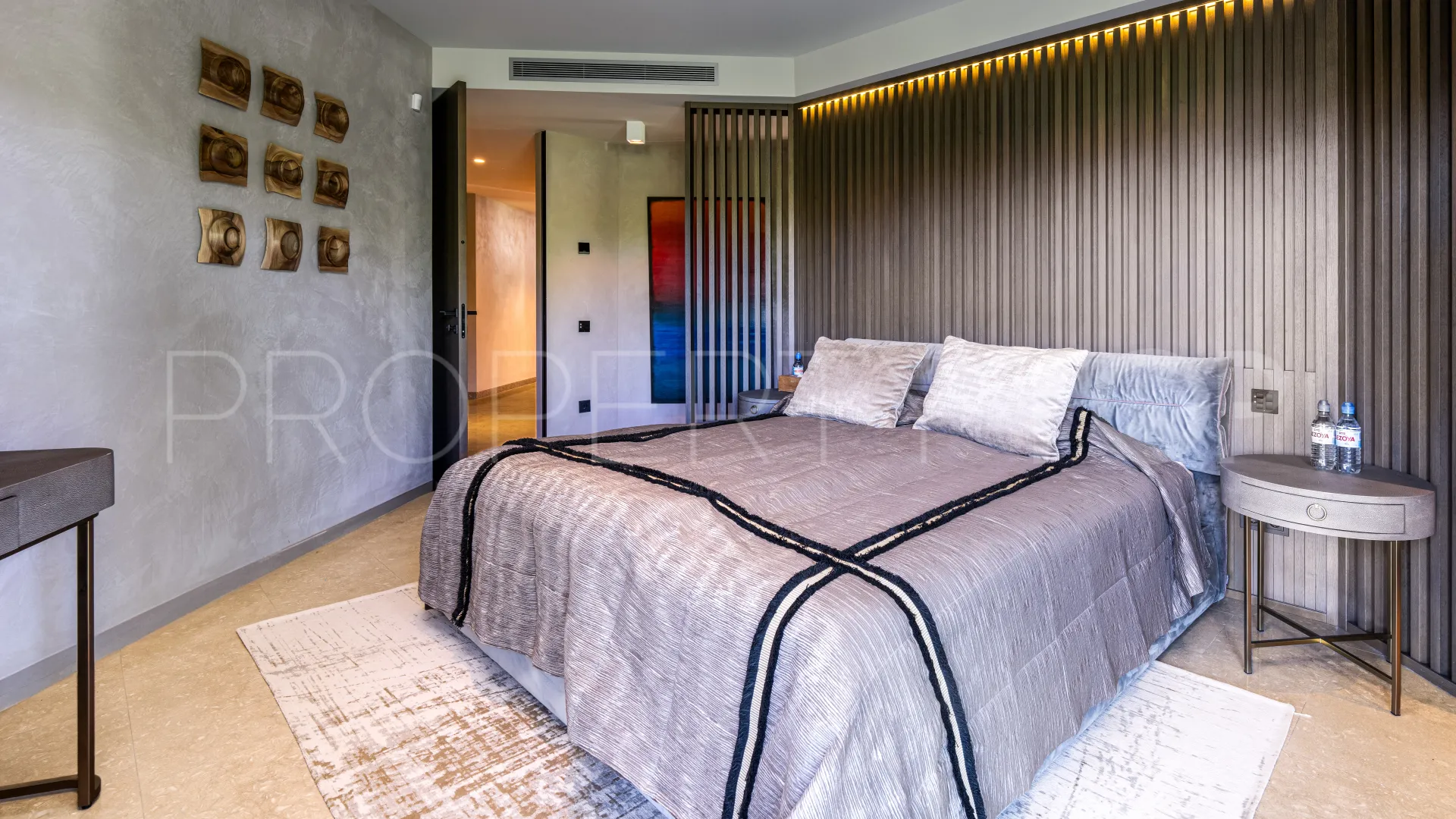 Villa de 5 dormitorios en venta en Guadalmina Baja