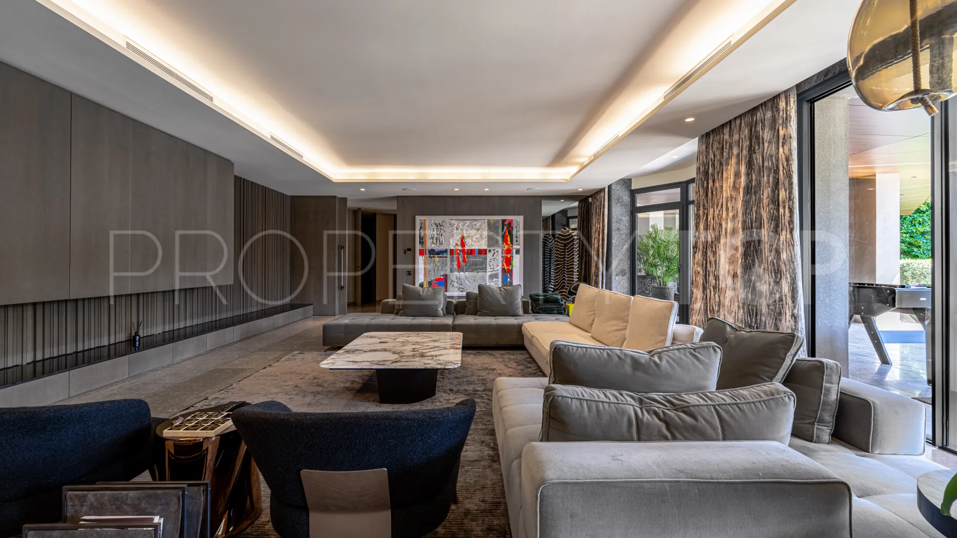 Villa de 5 dormitorios en venta en Guadalmina Baja