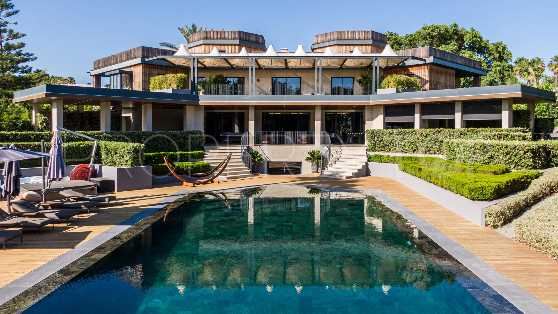 Villa de 5 dormitorios en venta en Guadalmina Baja