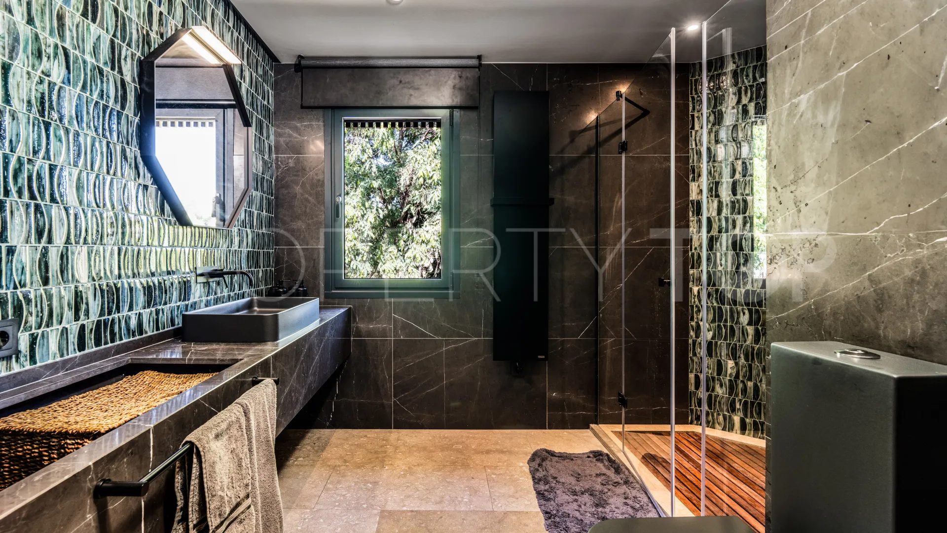 Villa de 5 dormitorios en venta en Guadalmina Baja