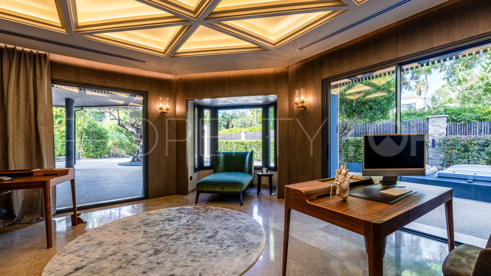 Villa de 5 dormitorios en venta en Guadalmina Baja