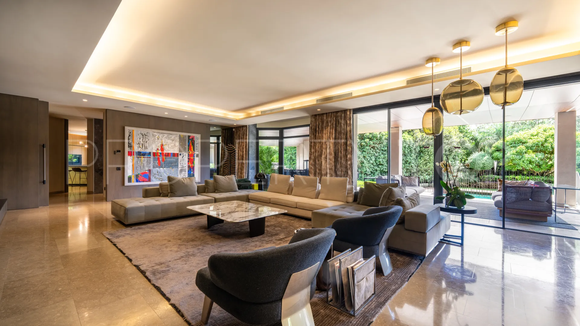Villa de 5 dormitorios en venta en Guadalmina Baja