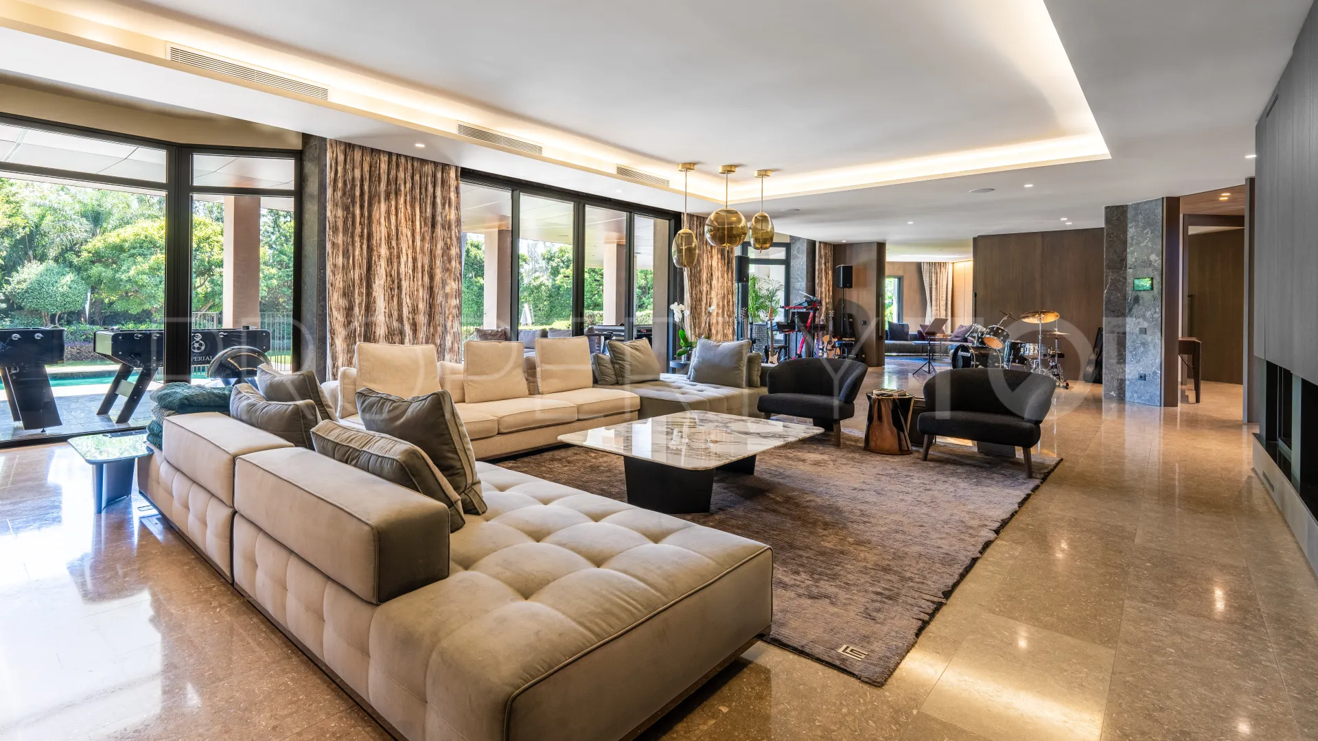 Villa de 5 dormitorios en venta en Guadalmina Baja