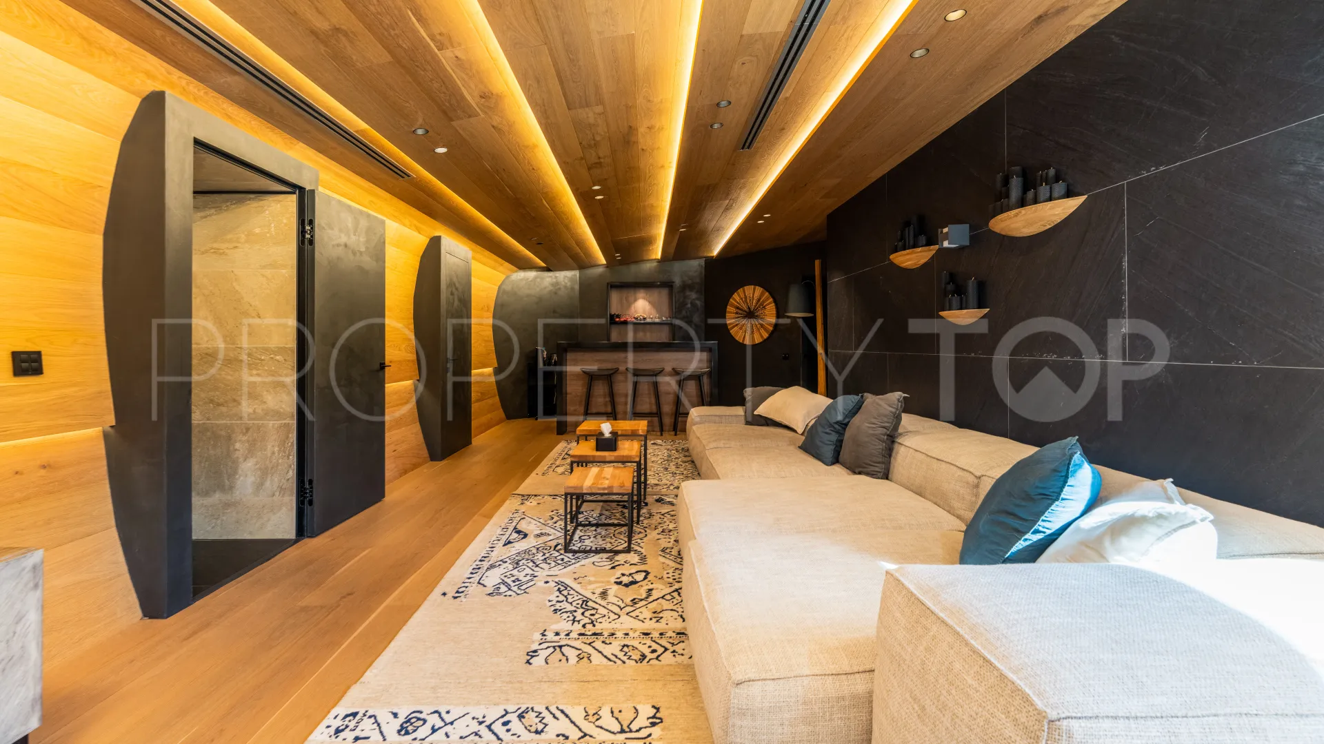 Villa de 5 dormitorios en venta en Guadalmina Baja