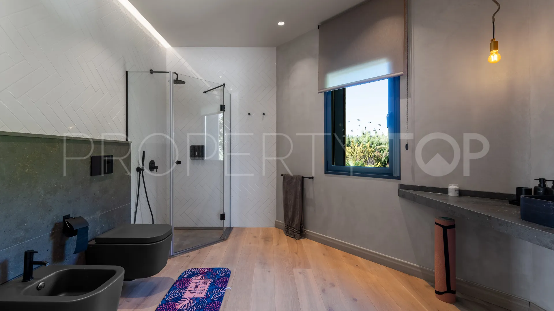 Villa de 5 dormitorios en venta en Guadalmina Baja