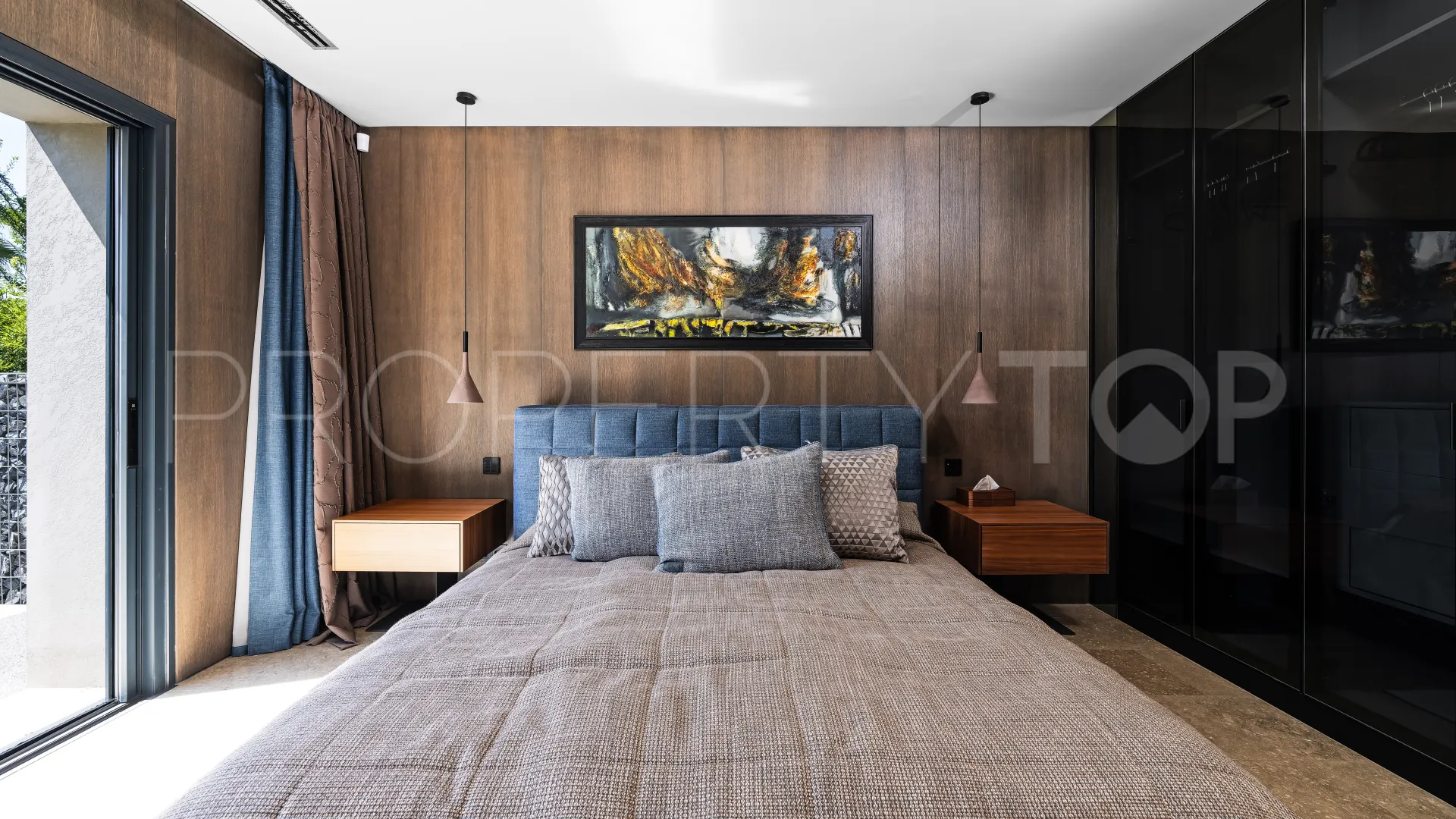 Villa de 5 dormitorios en venta en Guadalmina Baja