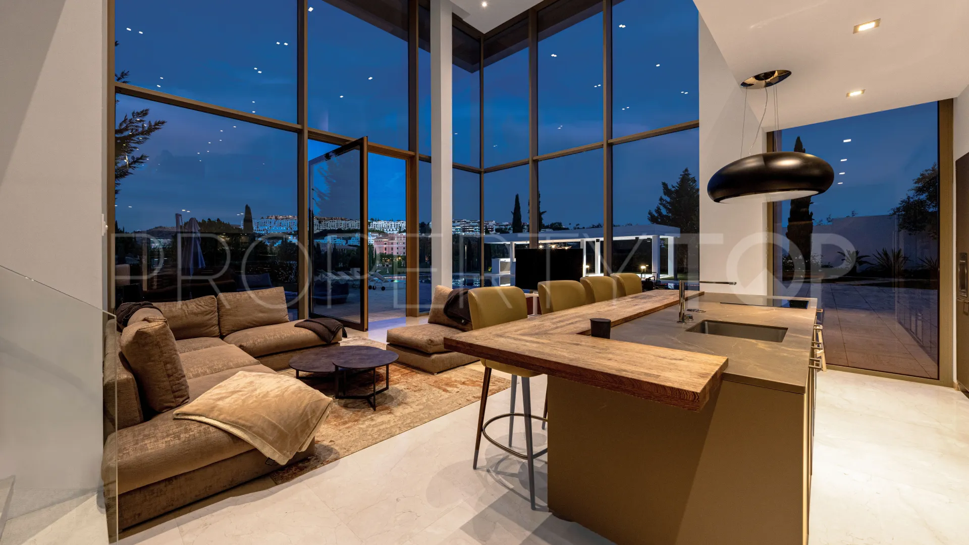 Villa for sale in Los Flamingos