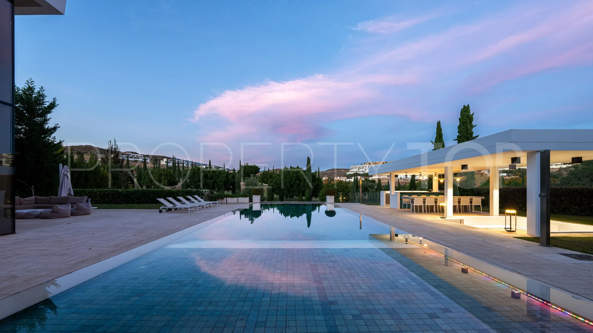 Villa for sale in Los Flamingos