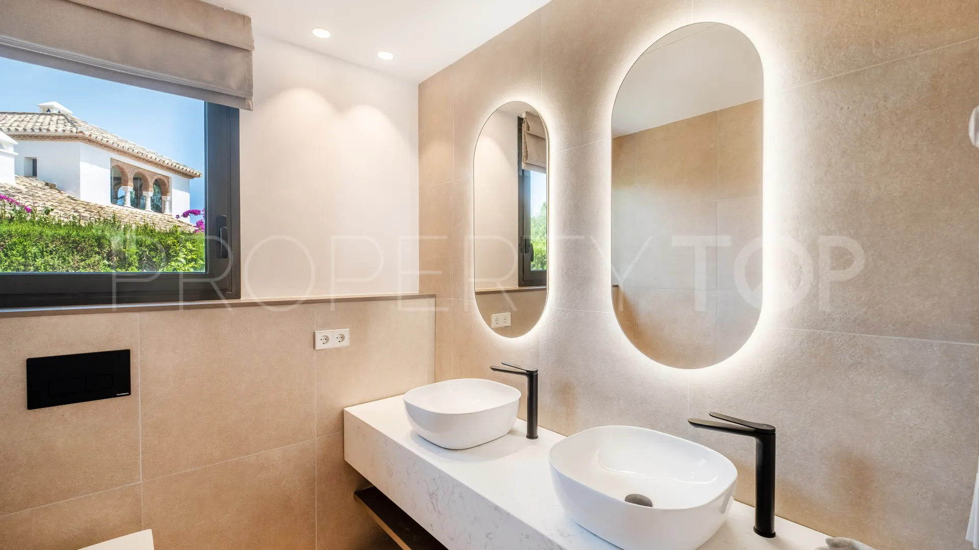 Villa for sale in Paraiso Alto with 4 bedrooms