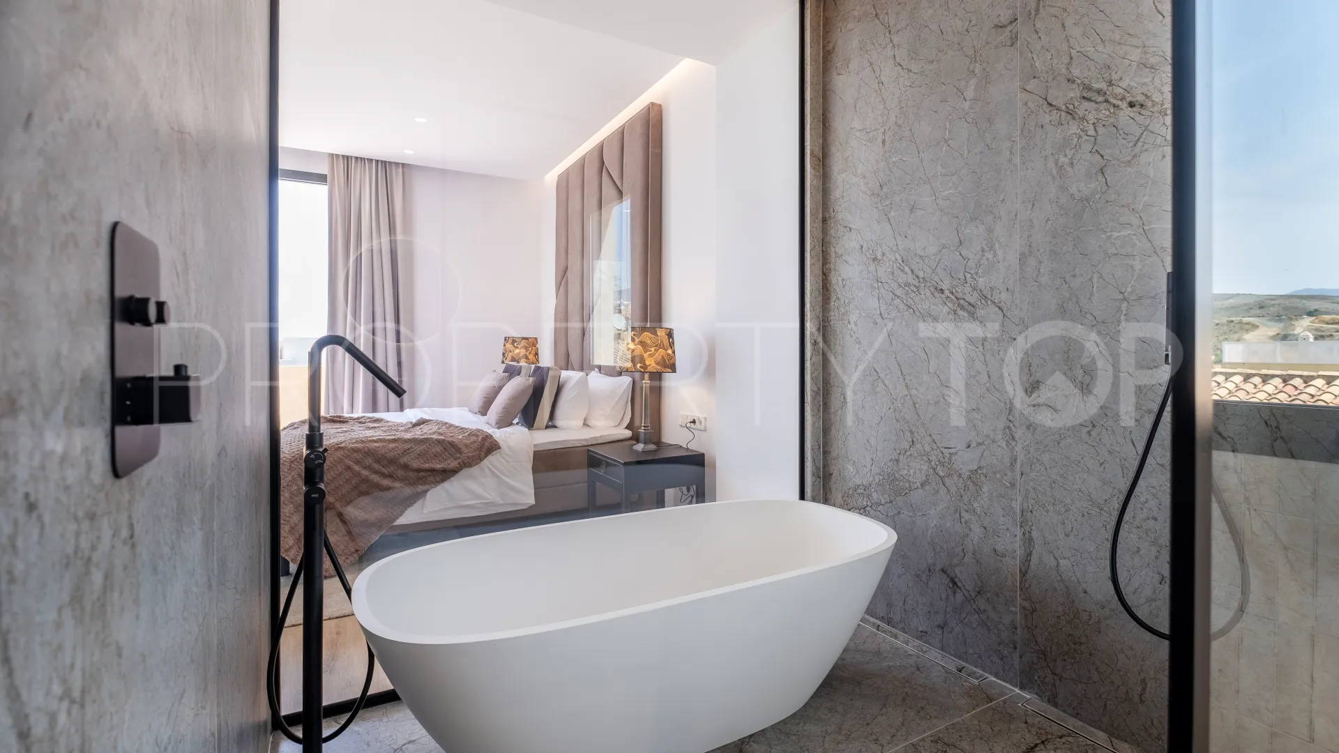 Villa for sale in Paraiso Alto with 4 bedrooms